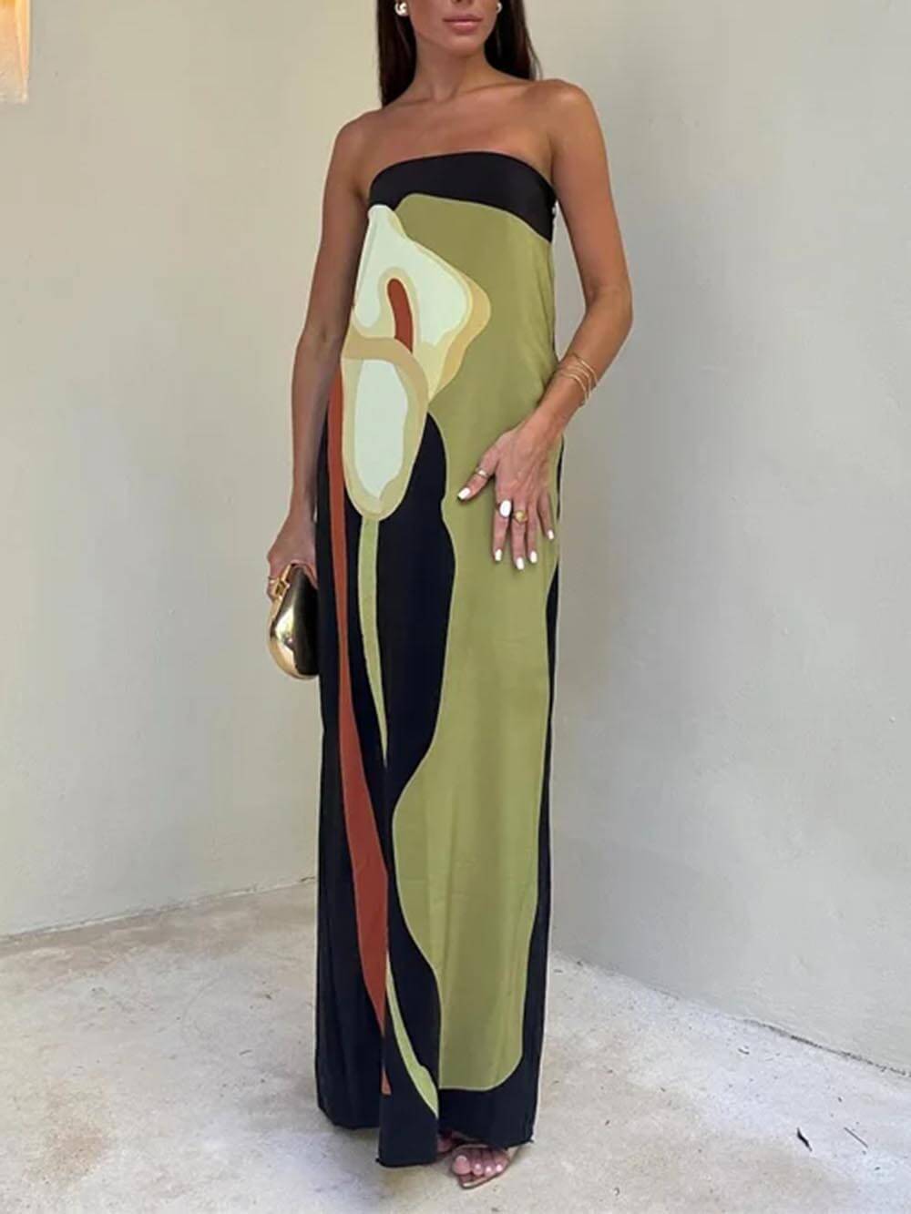 Off-Shoulder modisches kontrastreiches ärmelloses bedrucktes Maxikleid