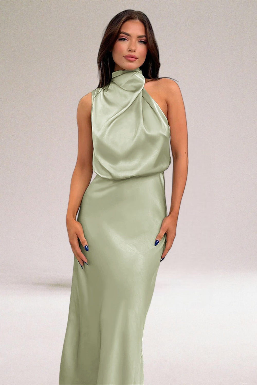 Valentina | Elegantes Satinkleid mit Raffinierten Details