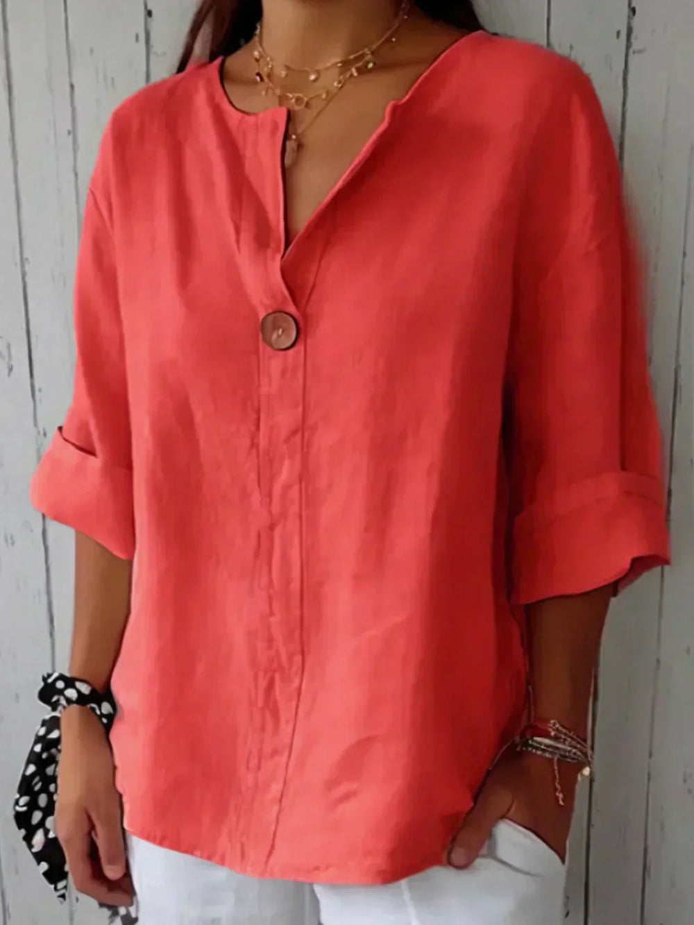 Oriana | Zeitlose Bluse mit Ausschnitt