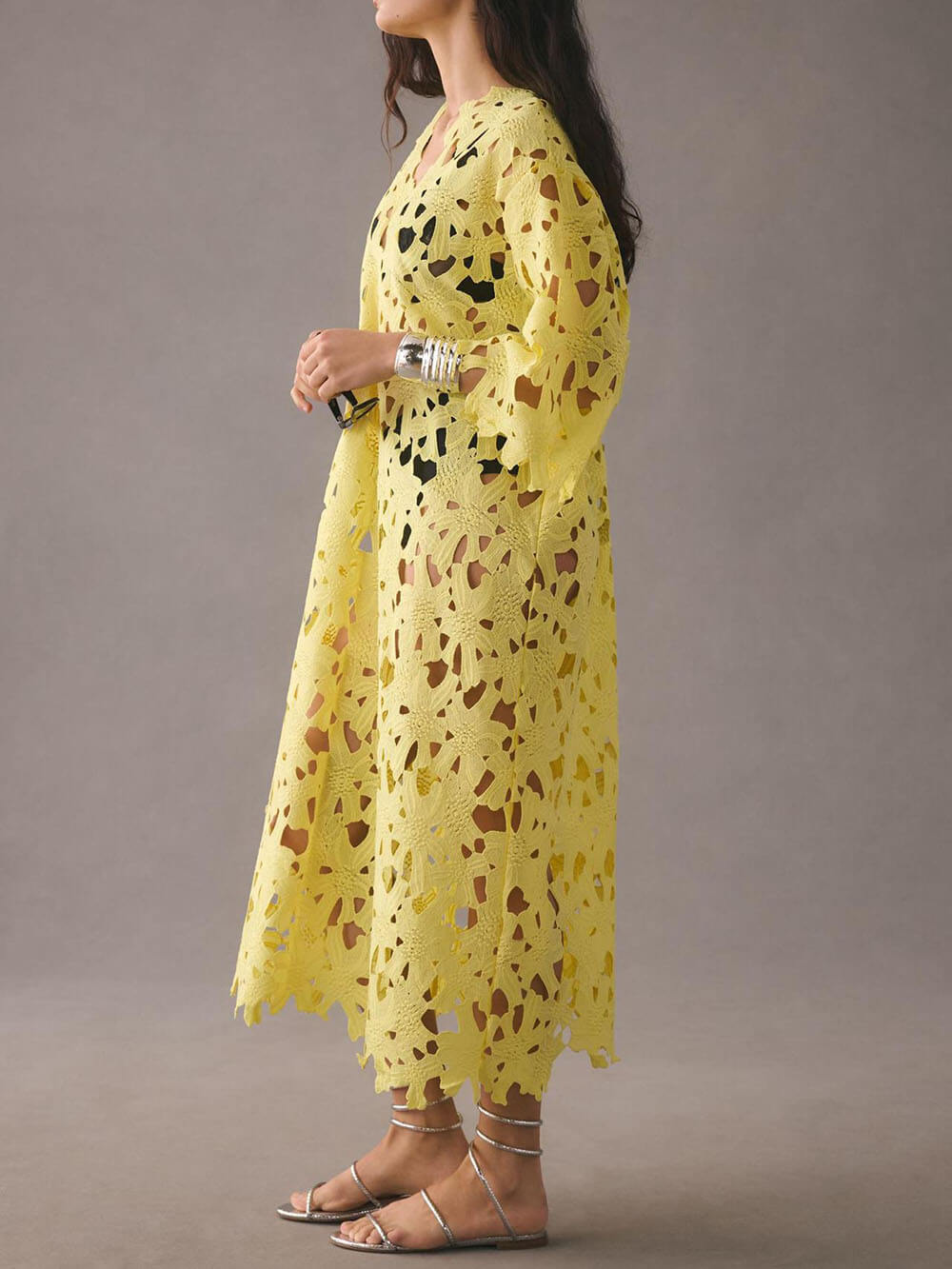 Raquel | Midi-Kleid mit langen Ärmeln und floraler Lochstickerei