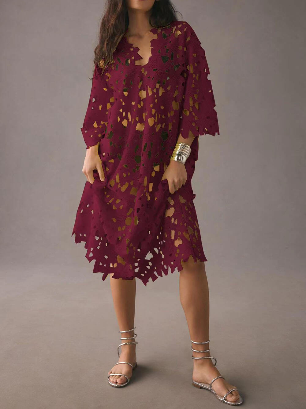 Raquel | Midi-Kleid mit langen Ärmeln und floraler Lochstickerei