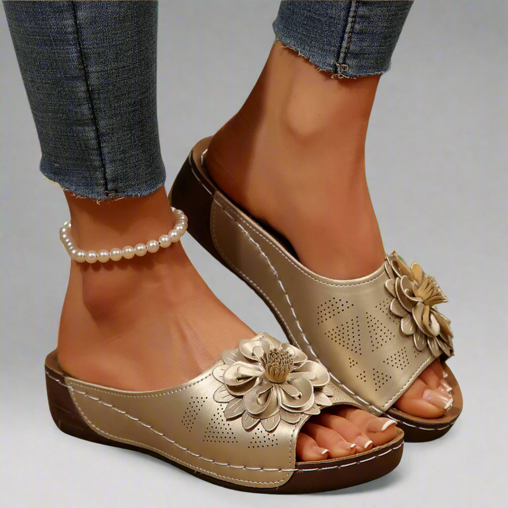 Kira | Elegante Keilabsatzsandalen für den Sommer