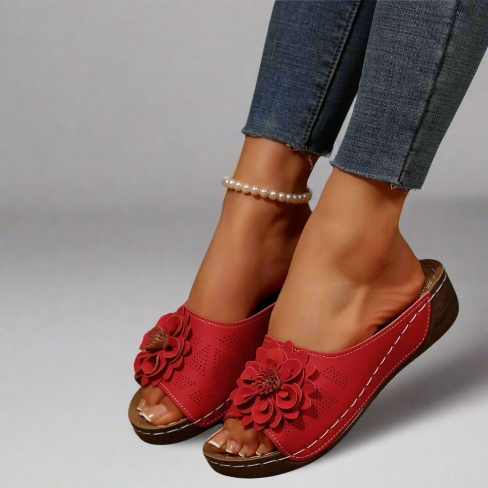 Kira | Elegante Keilabsatzsandalen für den Sommer