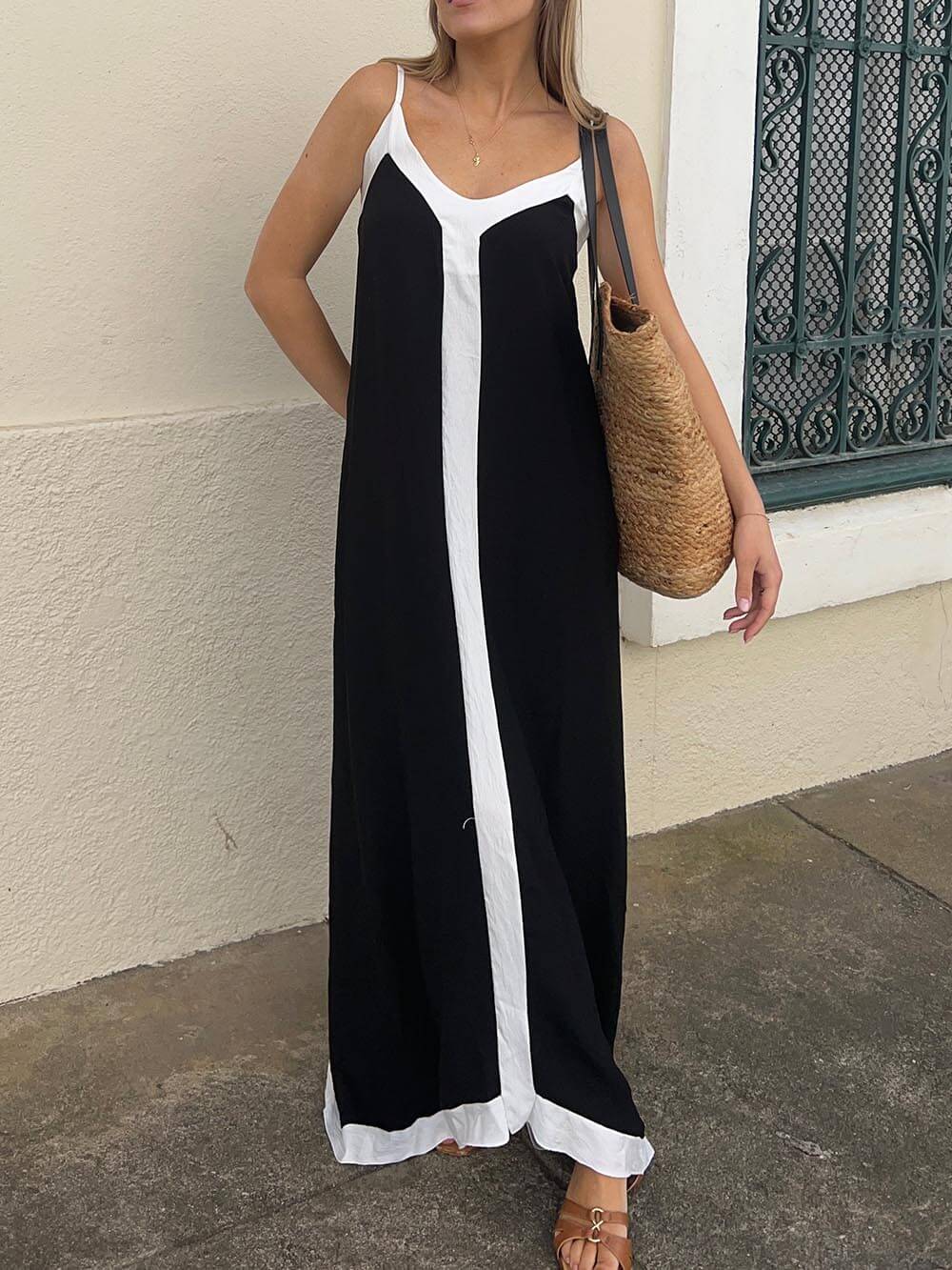 Kleid mit Trägern und Colorblock-Muster im Midi-Stil