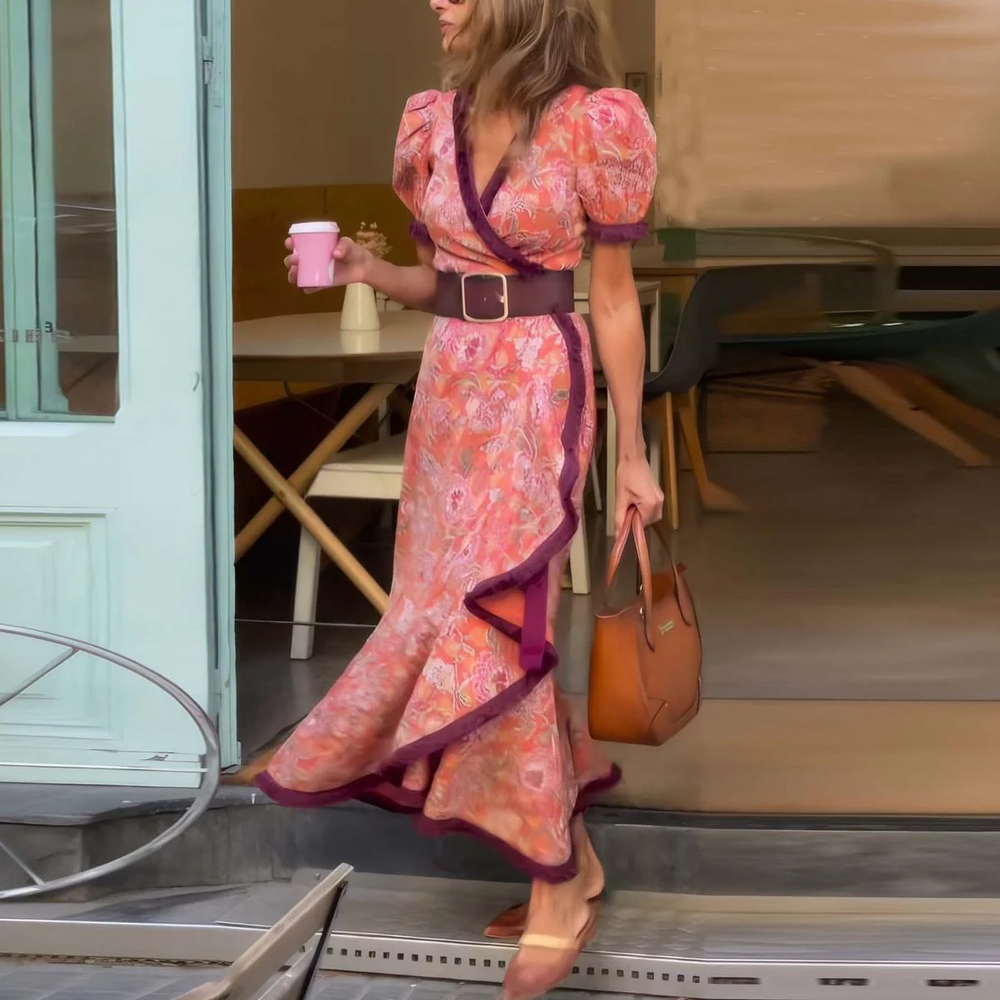 Elegantes rosafarbenes Maxikleid mit kurzen Ärmeln