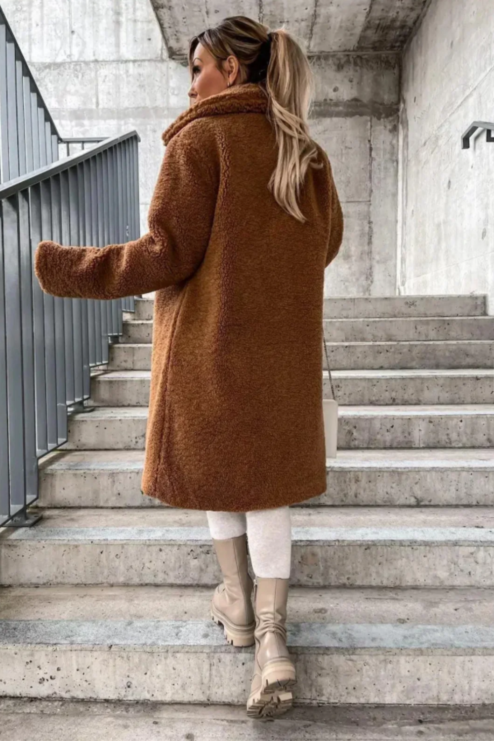 Jess Teddy Mantel | Braun