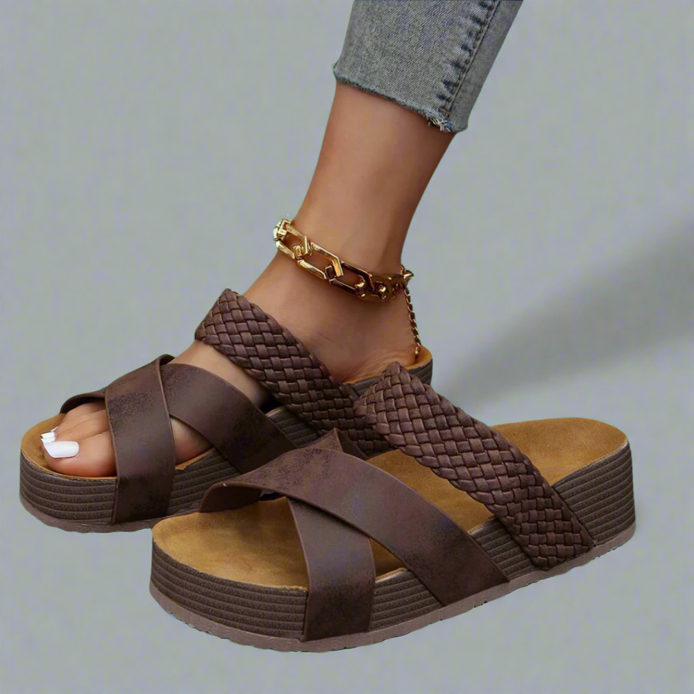 Luni | Geflochtene Sandalen mit Plattform
