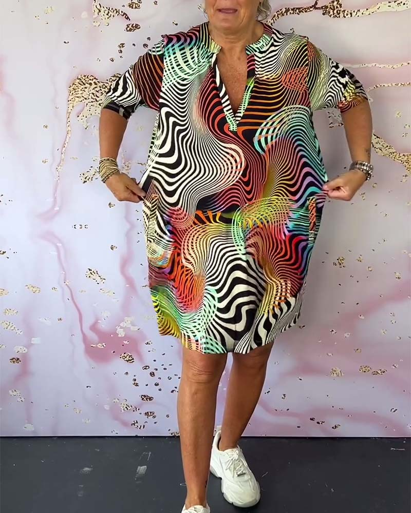 Ria Buntes V-Ausschnitt Kleid