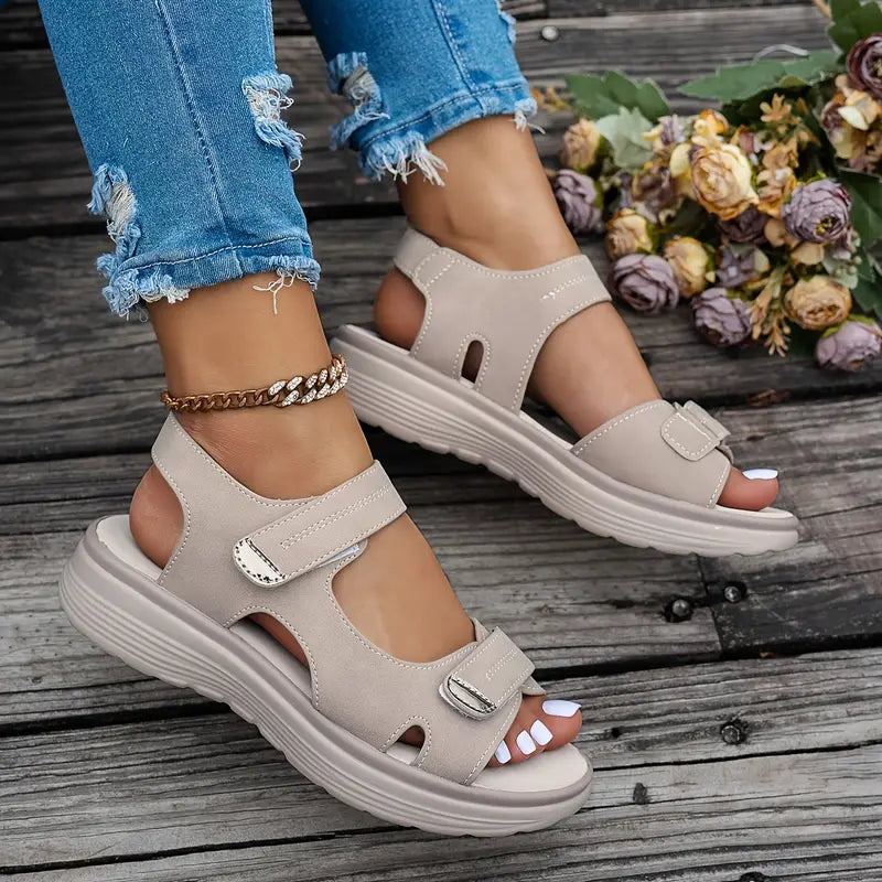 Alia | Bequeme Keilabsatz-Sandalen mit Knöchelriemen