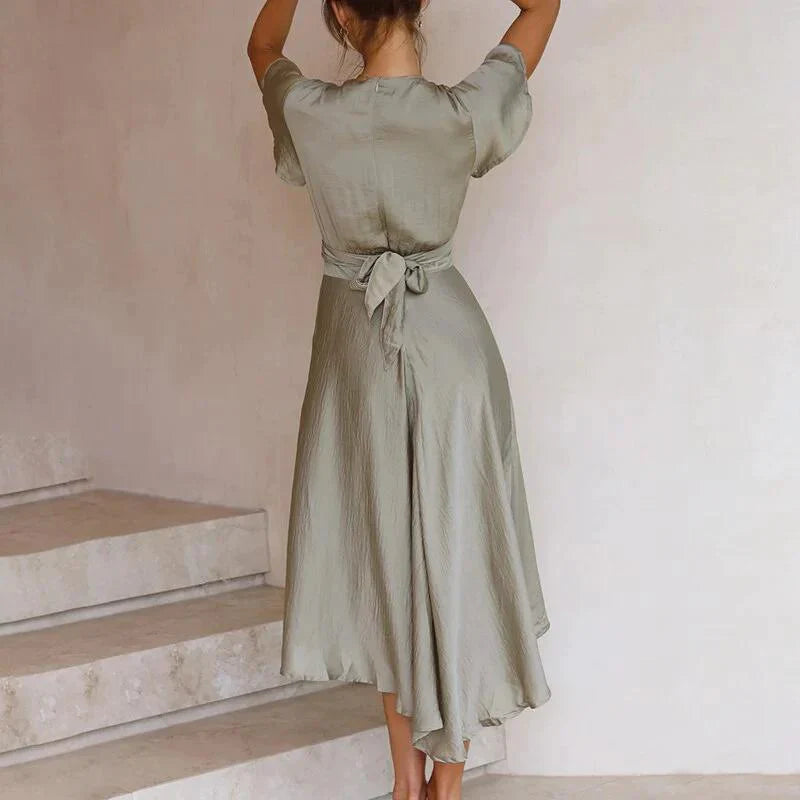Ànnia | Fließendes Kleid mit Knoten am Ausschnitt