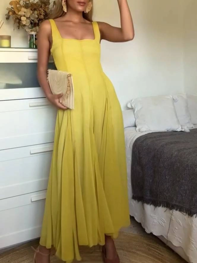 Kleid mit quadratischem Ausschnitt und Trägern