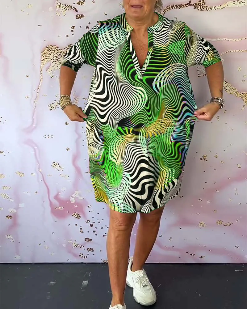 Ria Buntes V-Ausschnitt Kleid