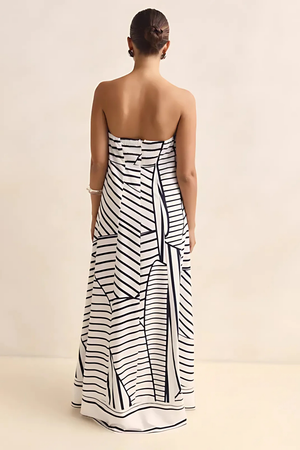 Arya Schulterfreies Maxikleid | Schwarze Streifen