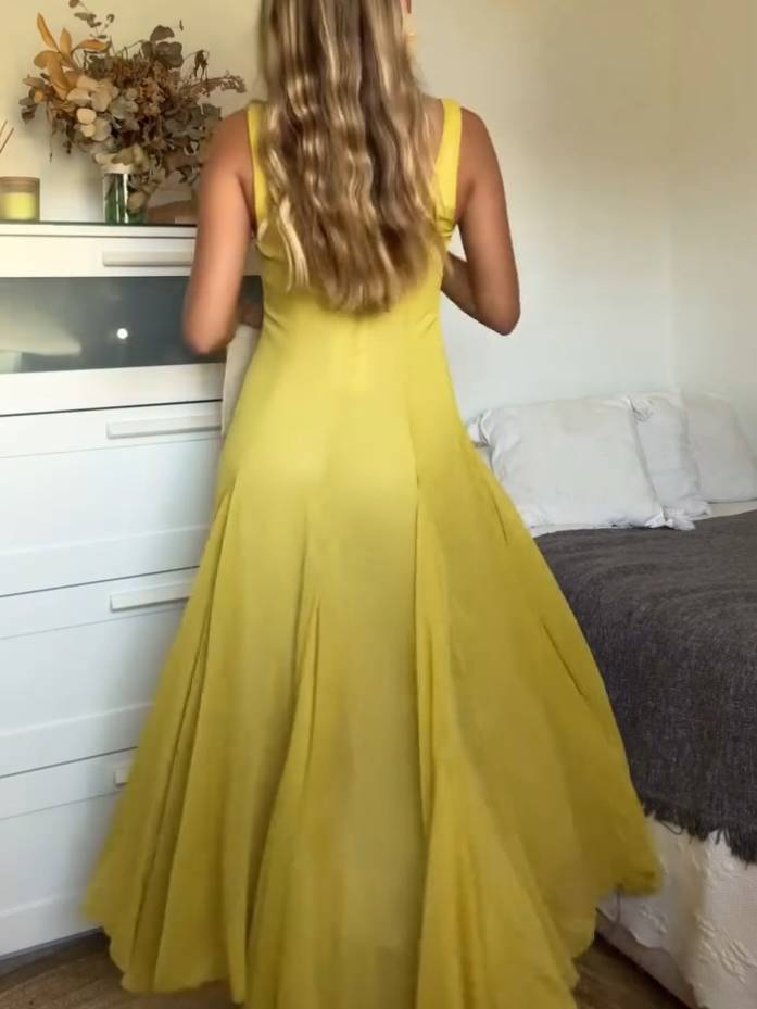 Ollie | Zeitloses Kleid mit quadratischem Ausschnitt