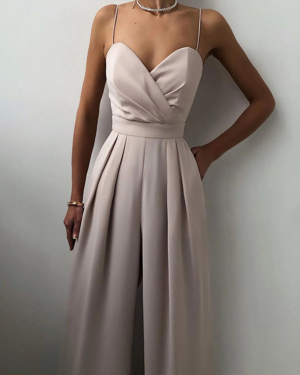 Rebecca | Overall mit geradem Bein, hoher Taille und feinen Trägern
