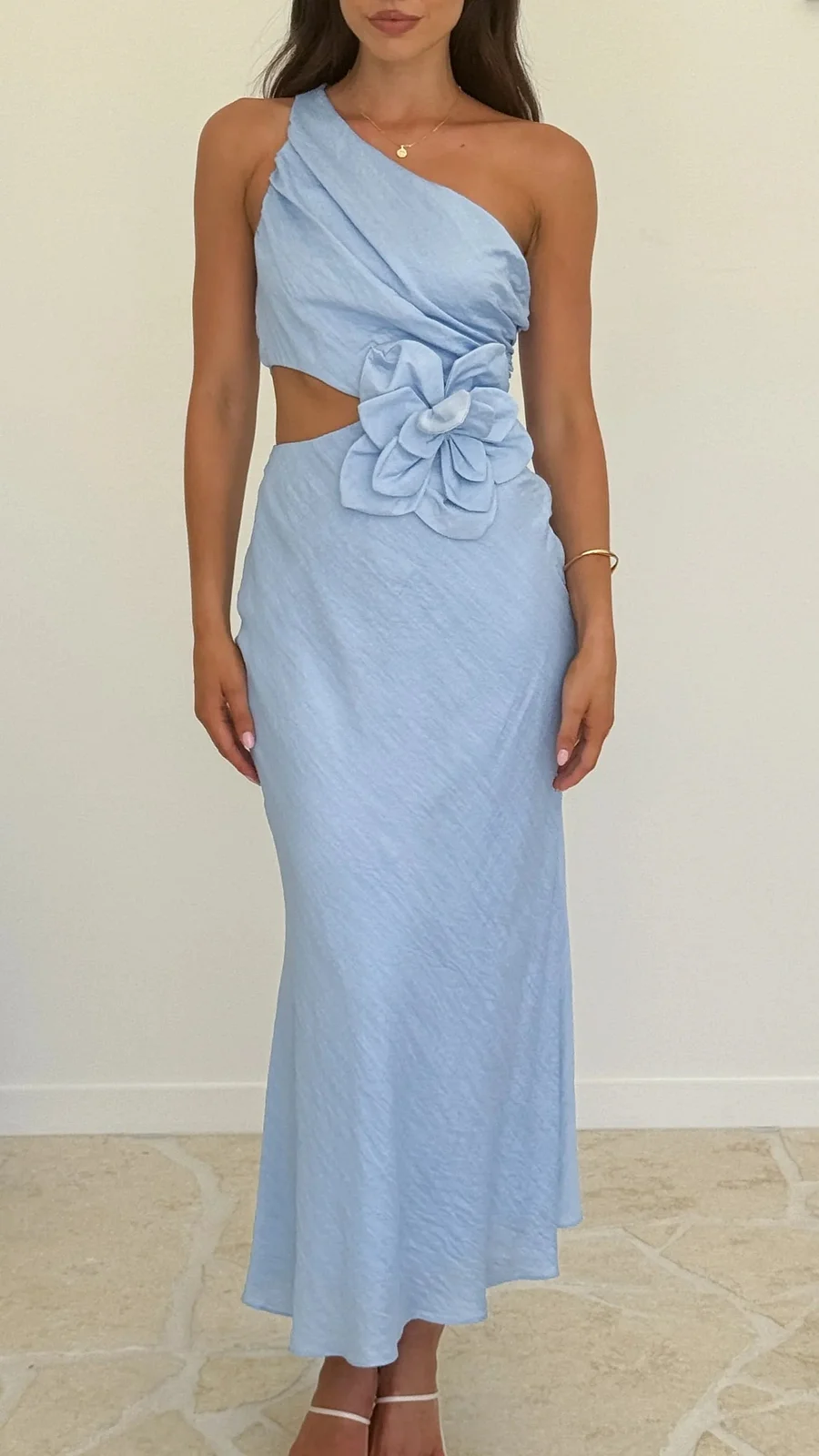 Figurbetontes One-Shoulder-Maxikleid