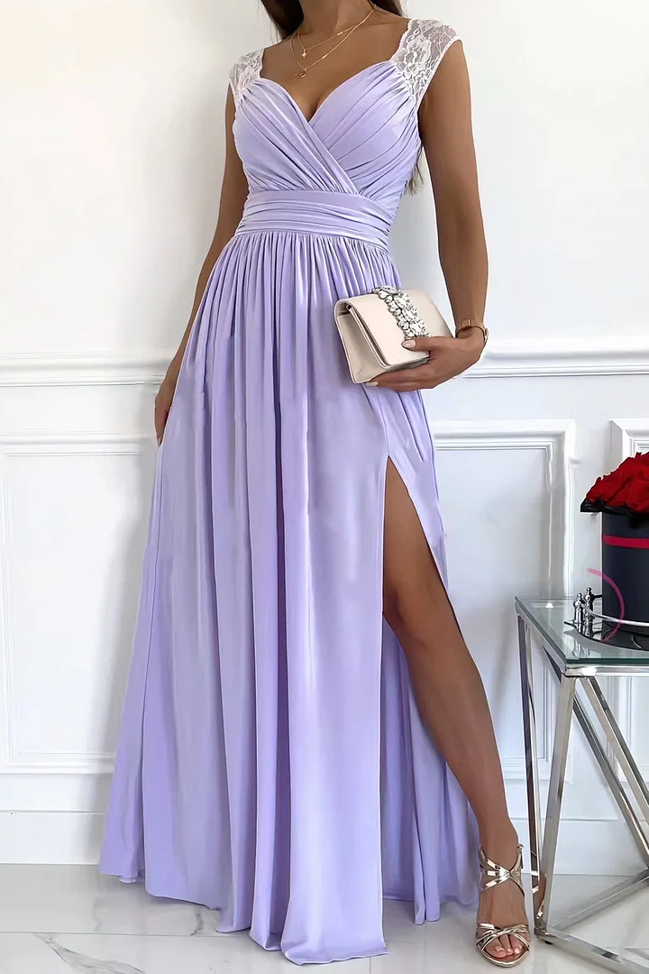 Malena | Ärmelloses Spitzenkleid mit Schlitz am Saum und Rückenausschnitt