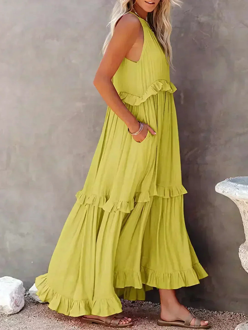 Sarah | Maxikleid mit Rüschen und Halterneck