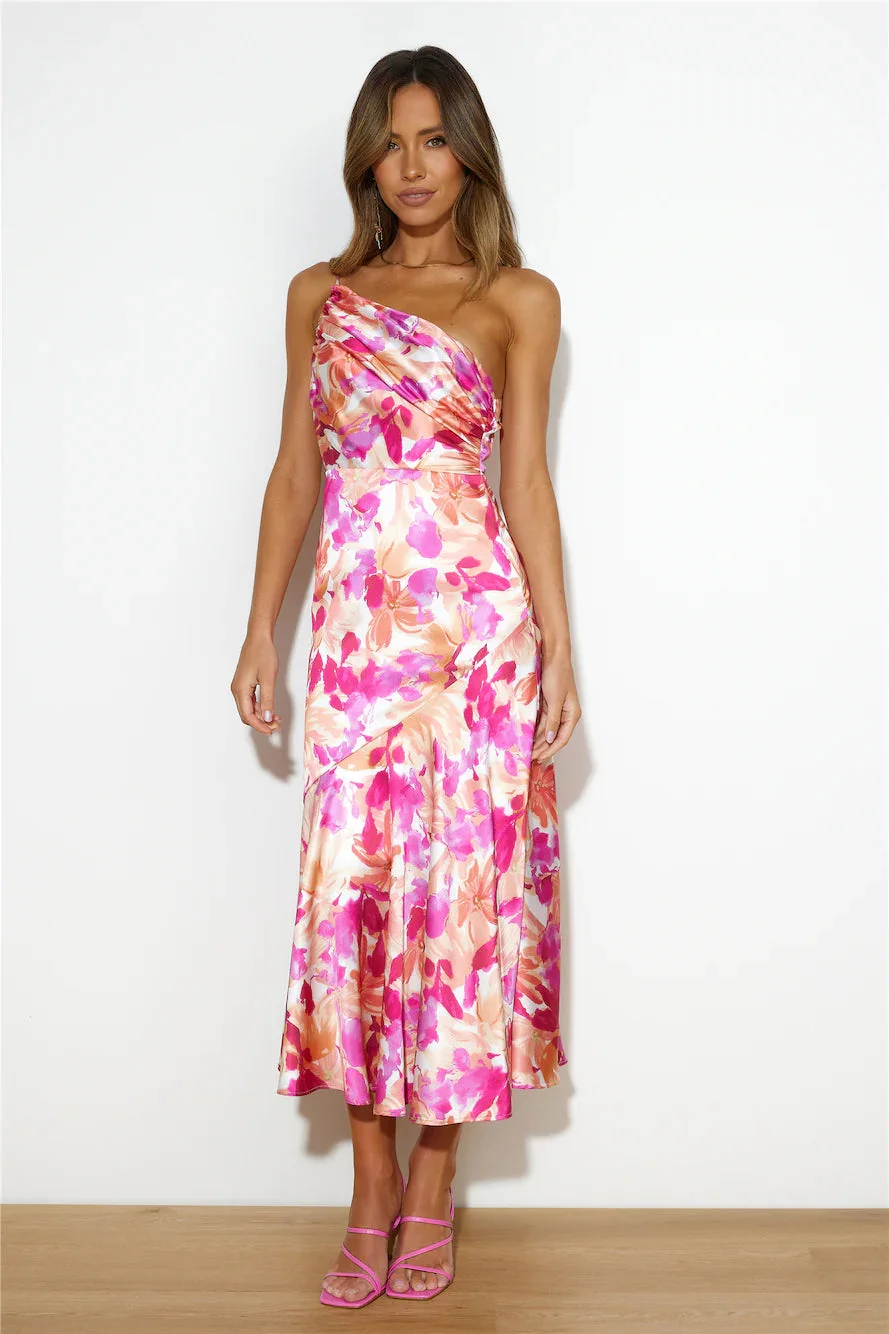 Geblümtes Satin-Kleid mit Raffung und One-Shoulder-Design