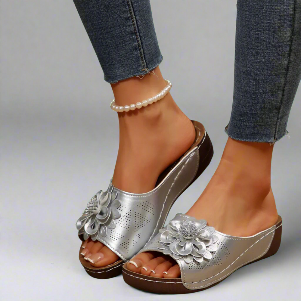 Kira | Elegante Keilabsatzsandalen für den Sommer