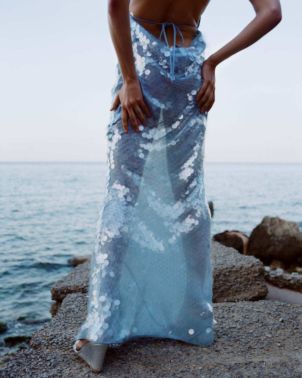 Naline | Maxikleid mit Pailletten und Neckholder