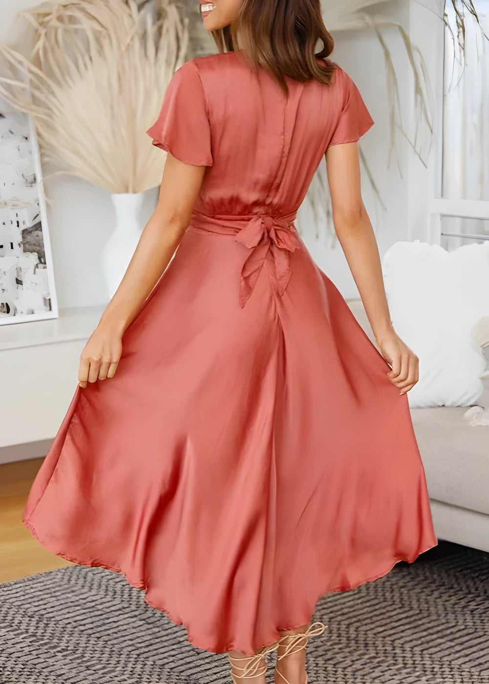 Elly | Wunderschön schmeichelhaftes Kleid
