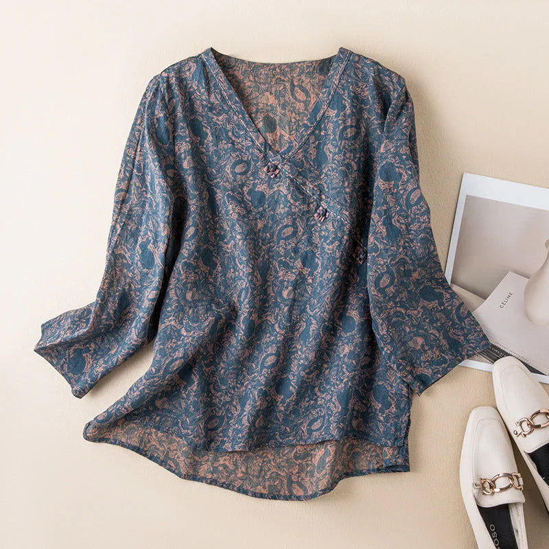 Elaira | Blütenbluse mit Flüstermotiv