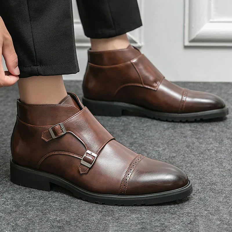 Levi | Klassische Twin-Buckle-Stiefel