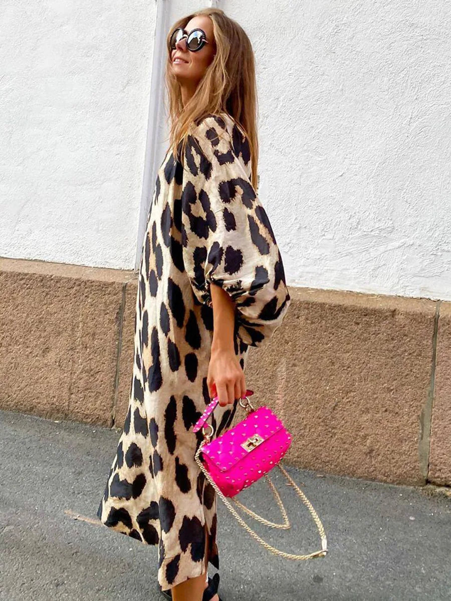 Zarina | Maxikleid mit Leopardenmuster und V-Ausschnitt