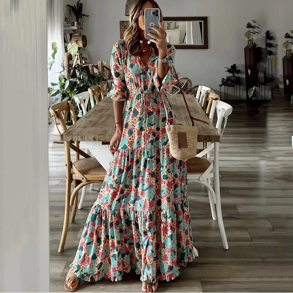 Liora | Bedrucktes Maxikleid mit V-Ausschnitt und Schwung