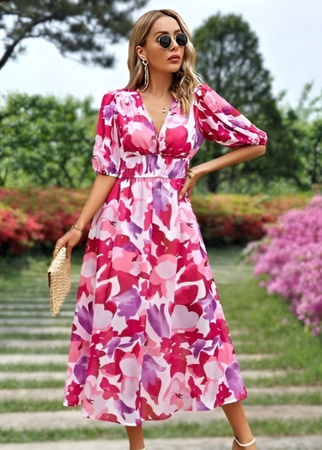Lara | Schmeichelndes Blumenkleid