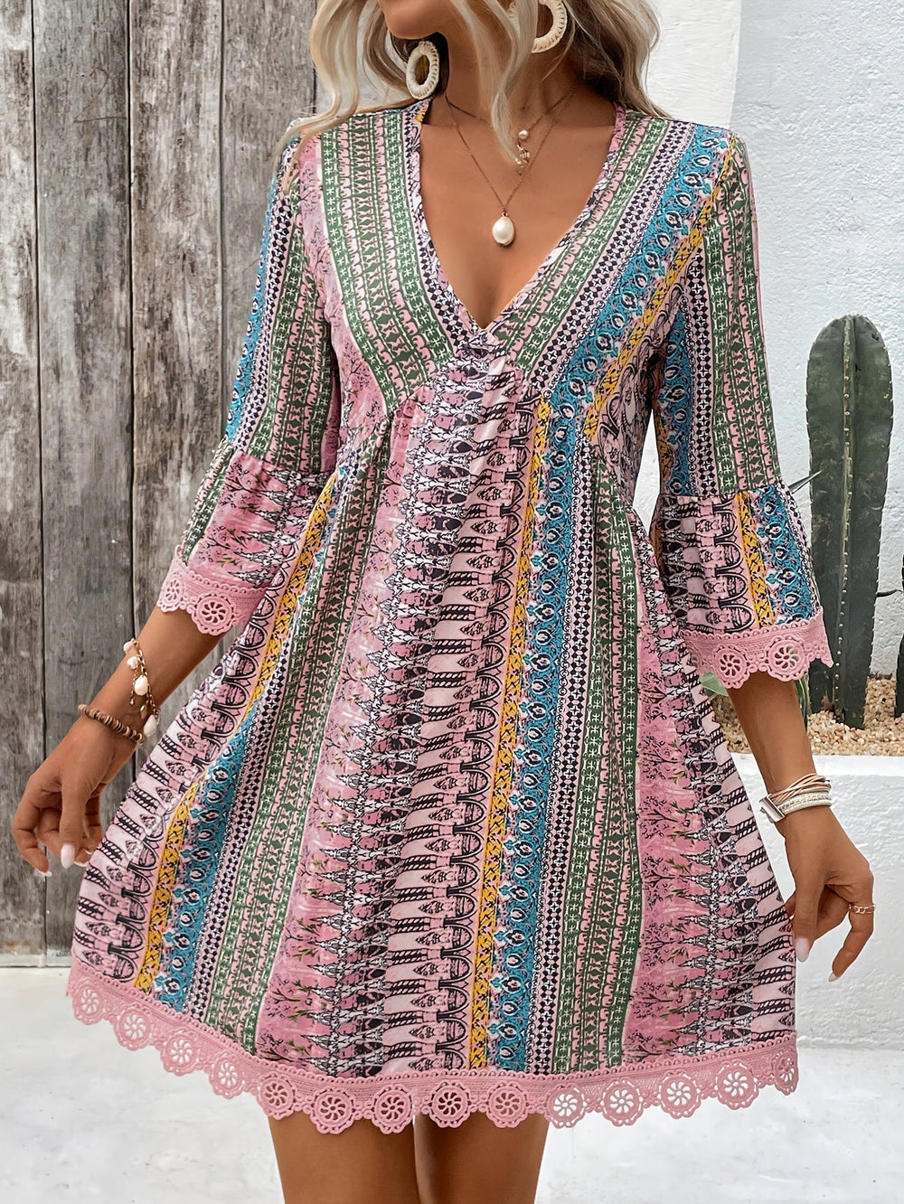 Sofie | V-Ausschnitt Kleid mit Spitzenbesatz