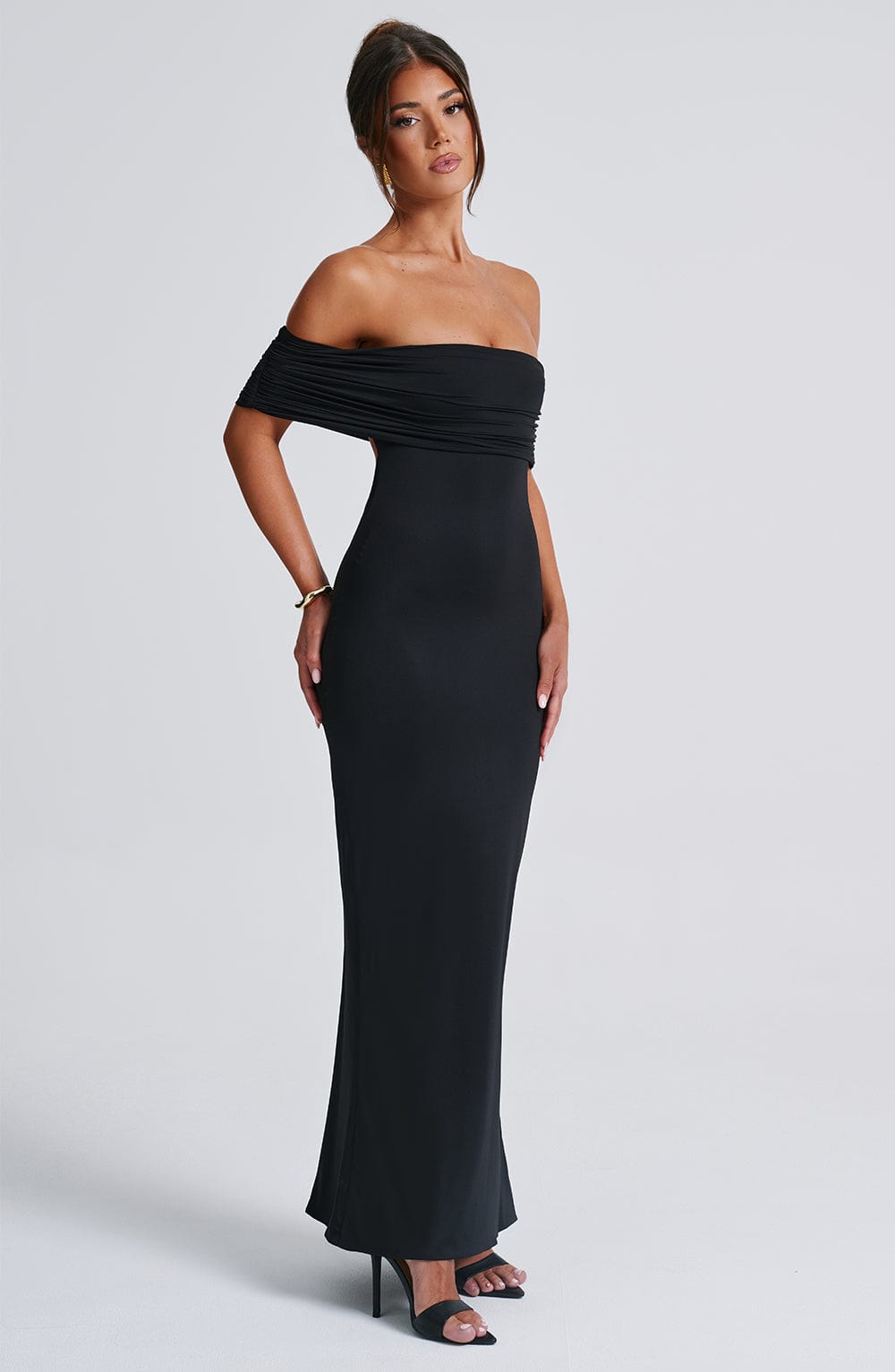 Isadora | Schulterfreies Maxikleid