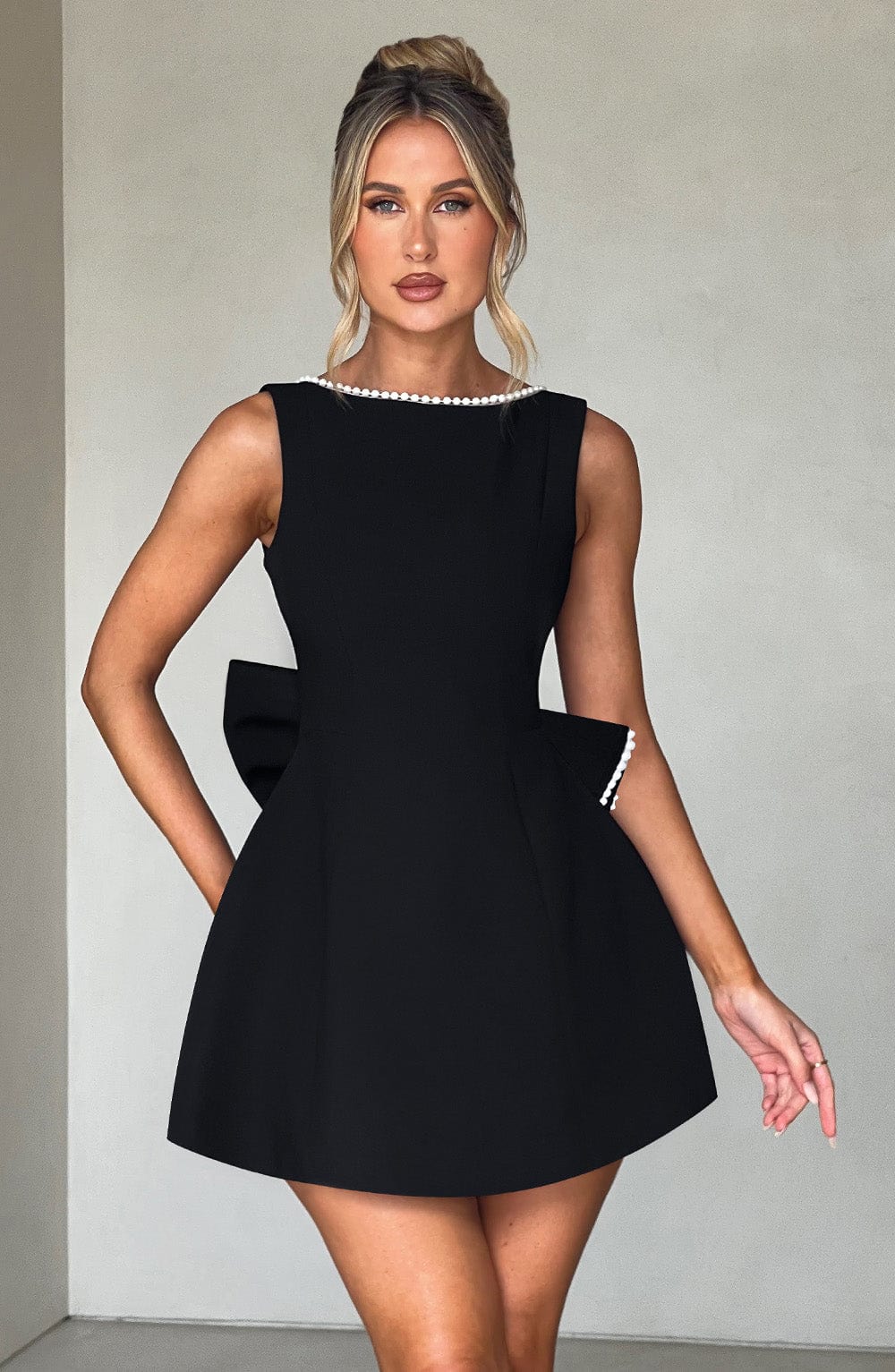 Gliona | Kleid mit Perlenbindung