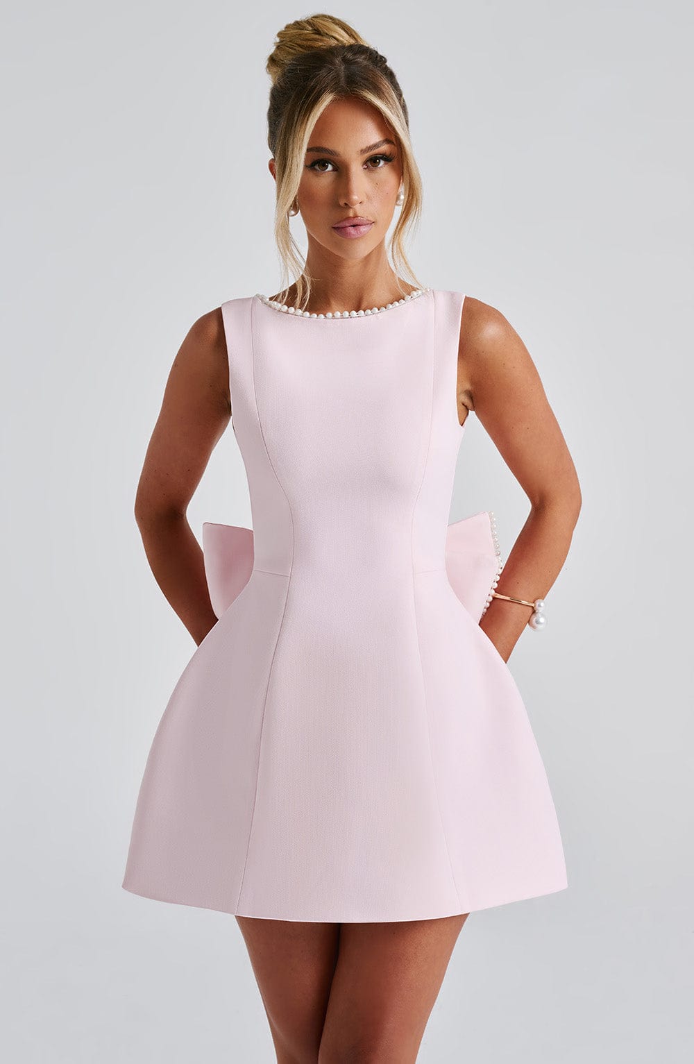 Gliona | Kleid mit Perlenbindung