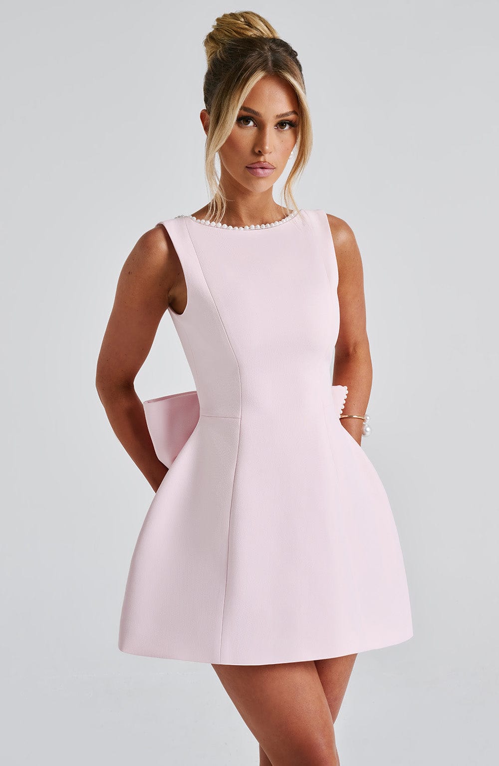 Gliona | Kleid mit Perlenbindung