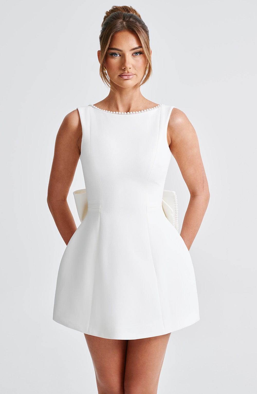 Gliona | Kleid mit Perlenbindung