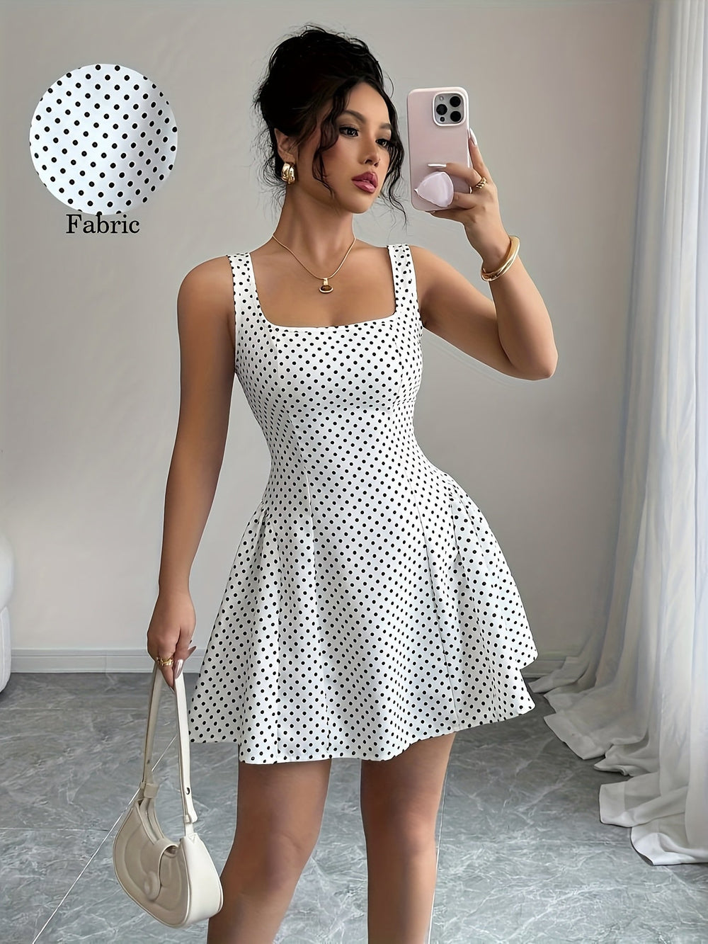 Elegantes Kurzarmkleid mit Polka-Dots und quadratischem Ausschnitt