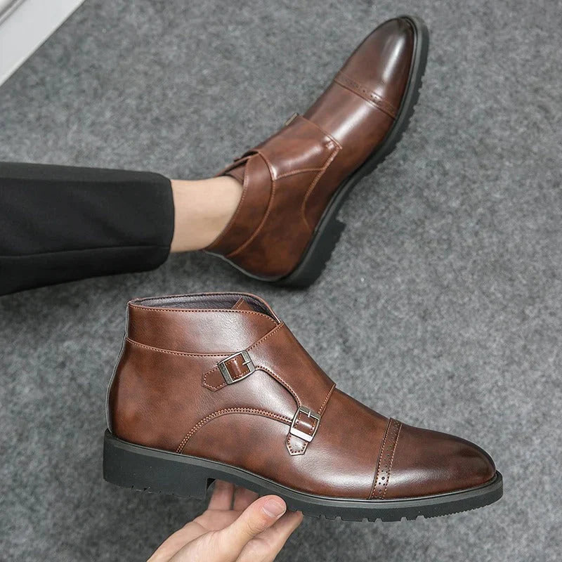 Levi | Klassische Twin-Buckle-Stiefel