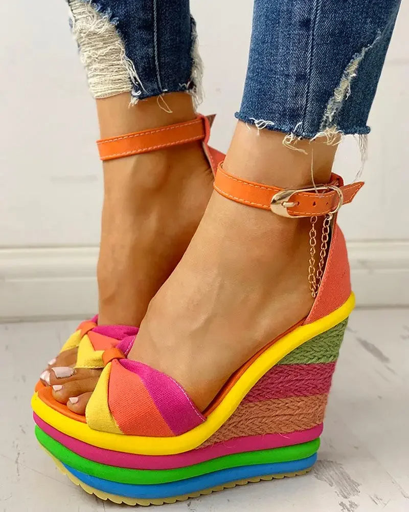 Zenais | Lebendige Keilsandalen