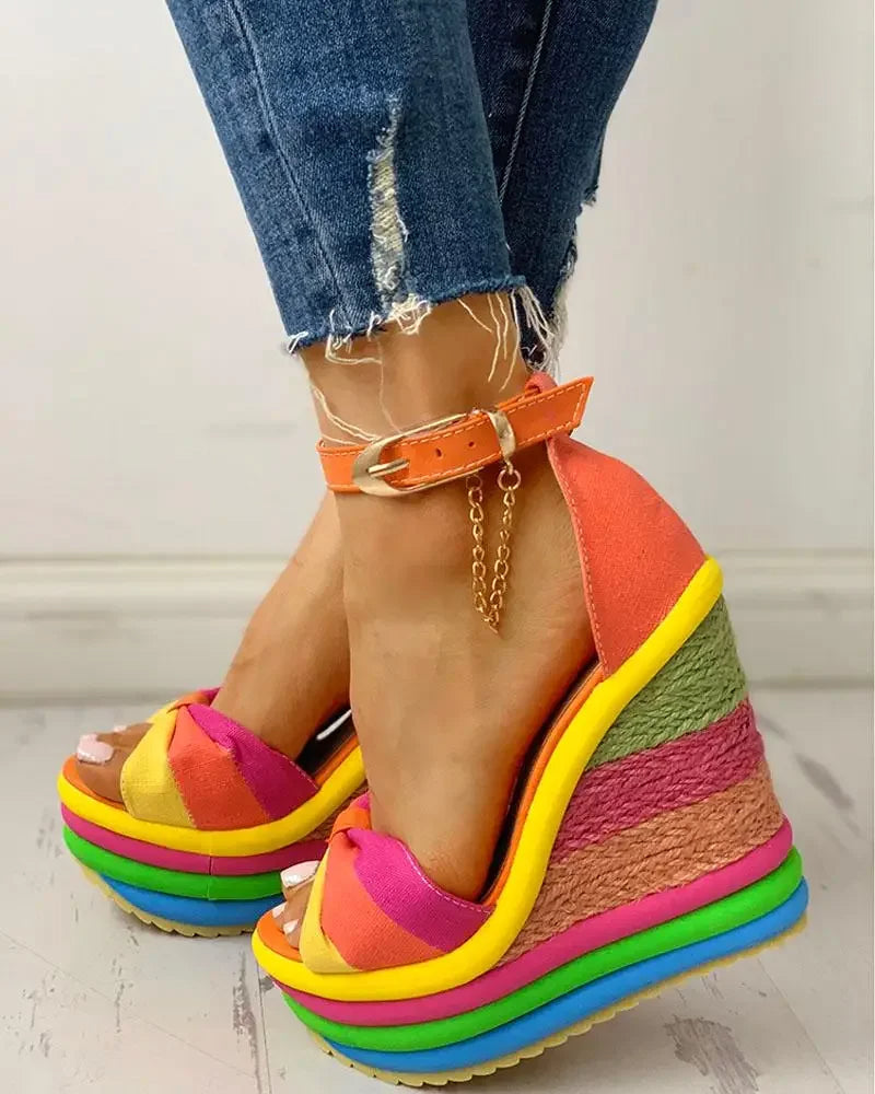 Zenais | Lebendige Keilsandalen