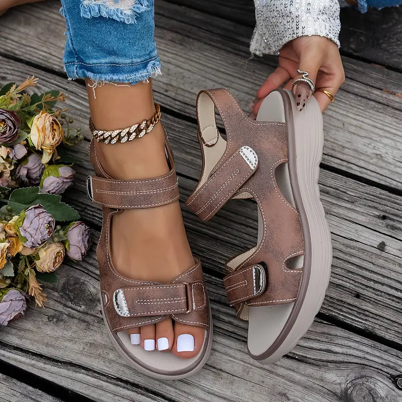 Alia | Bequeme Keilabsatz-Sandalen mit Knöchelriemen