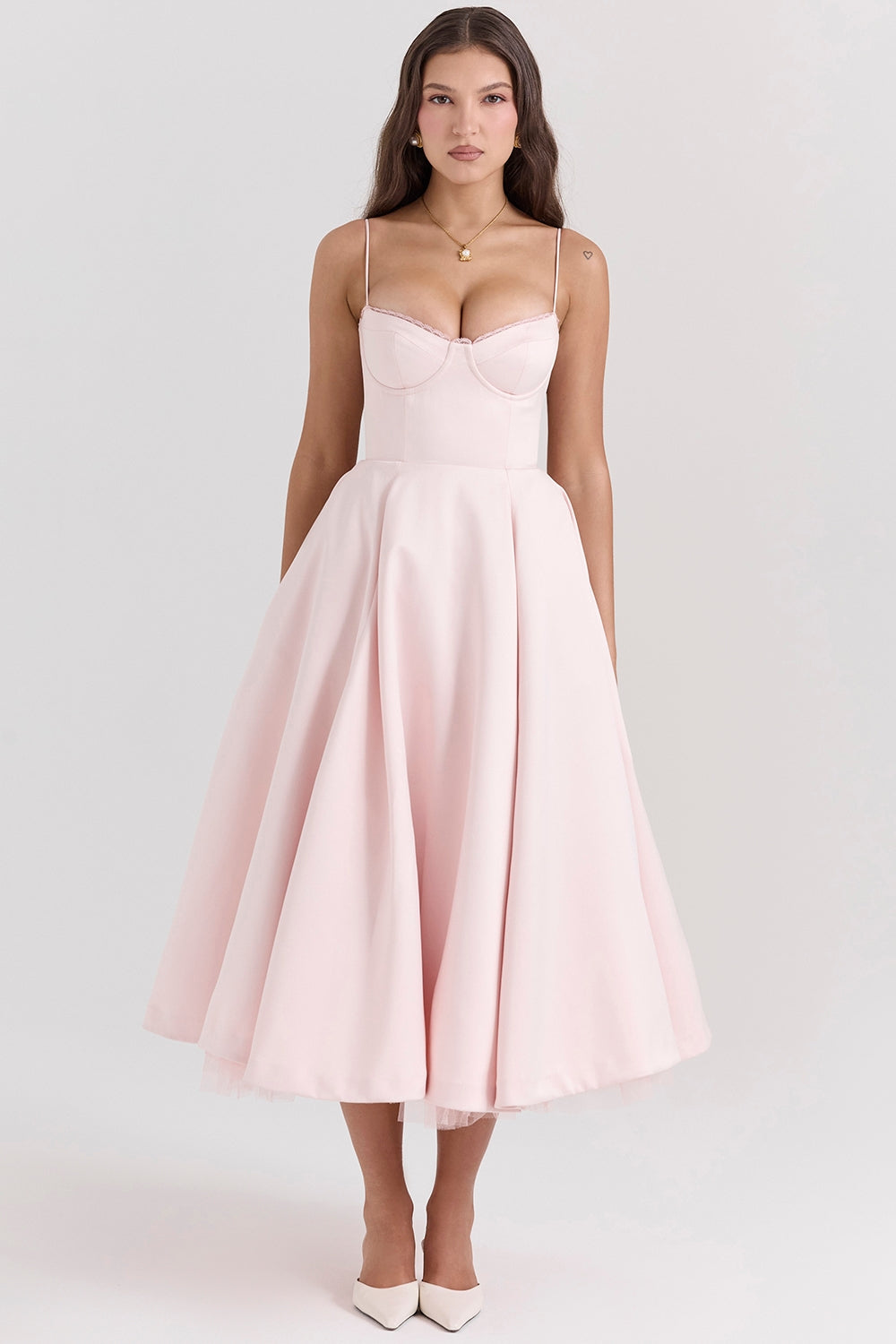 Zendaya | Zeitloses Midikleid