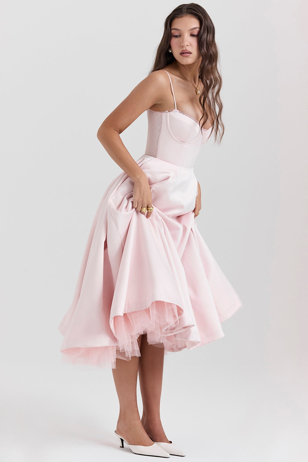 Zendaya | Zeitloses Midikleid