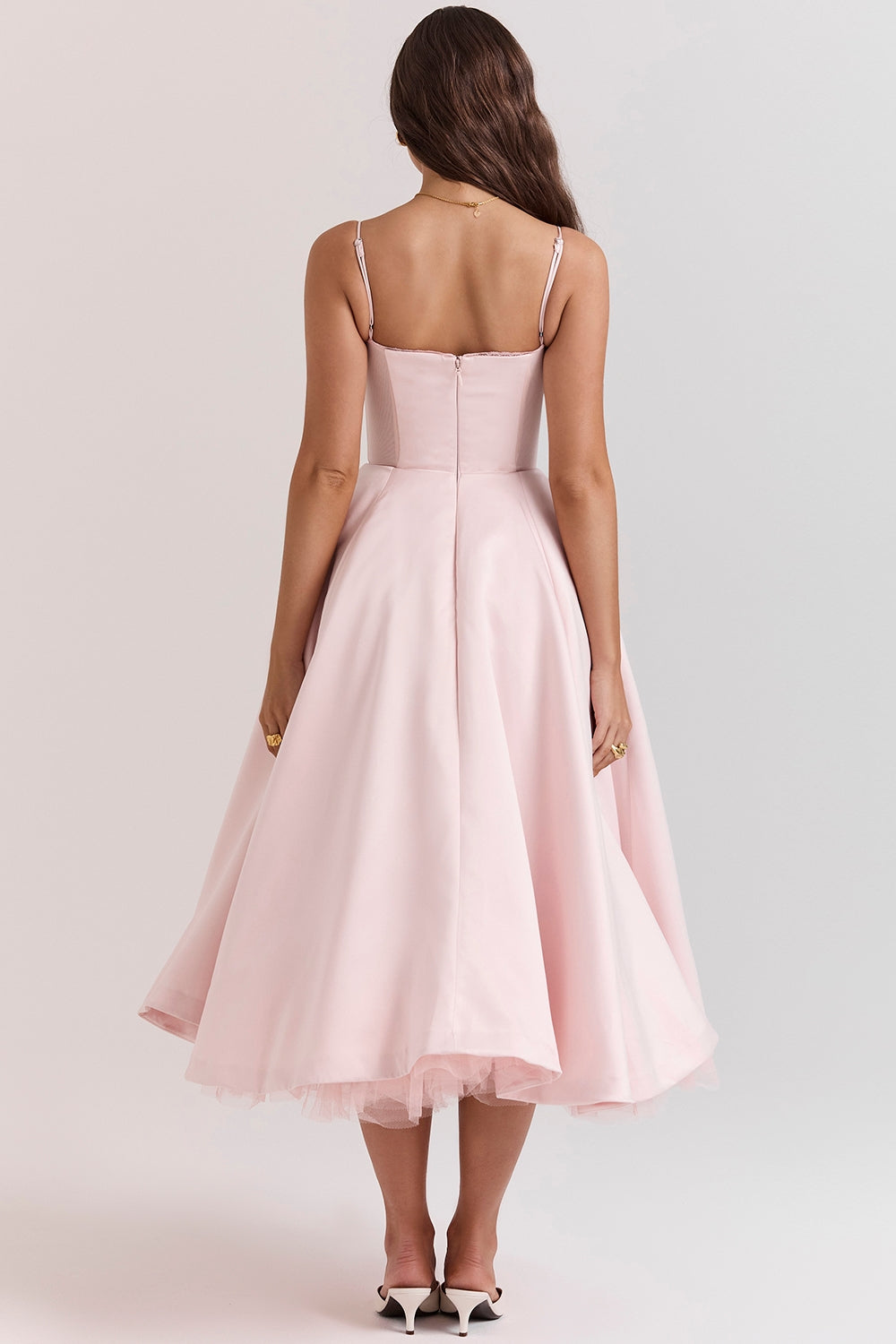 Zendaya | Zeitloses Midikleid