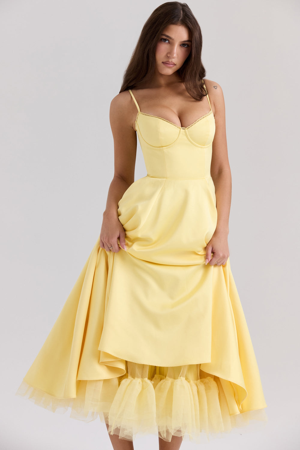 Zendaya | Zeitloses Midikleid