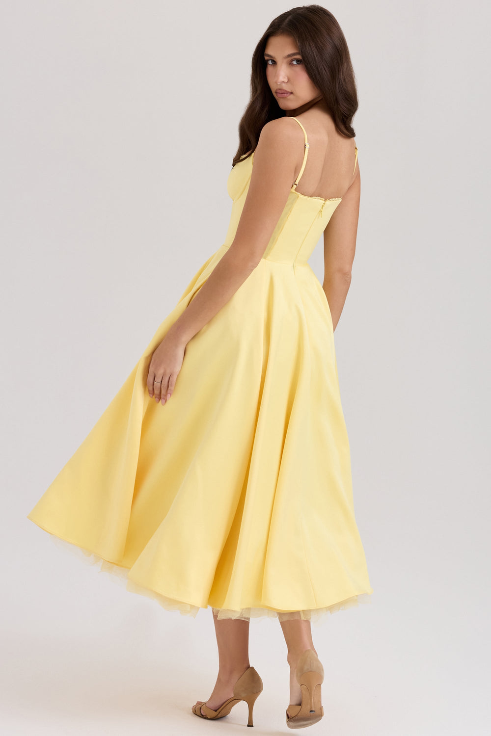 Zendaya | Zeitloses Midikleid