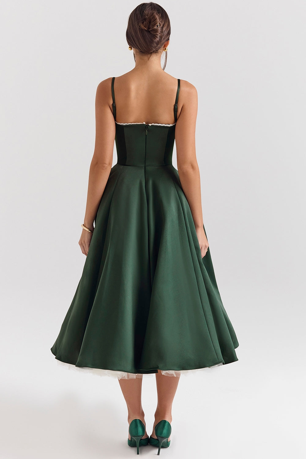 Zendaya | Zeitloses Midikleid