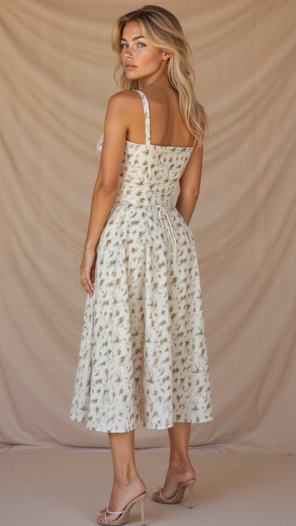 Alina | Elegantes Taillenkleid | Figurbetont & schick