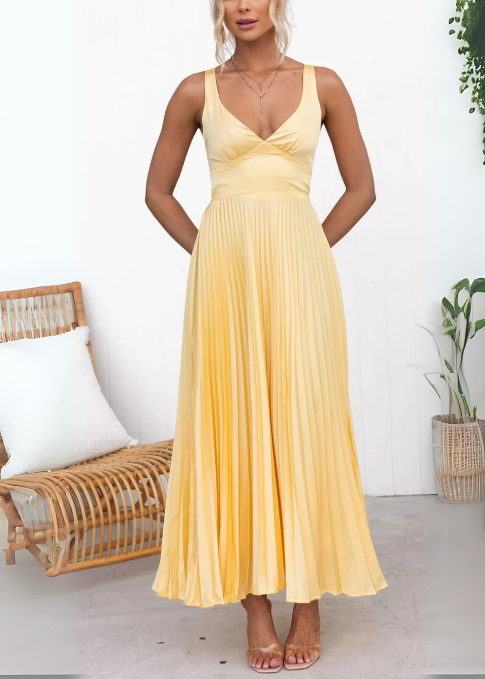 Mabel | Plissiertes Maxikleid mit V-Ausschnitt